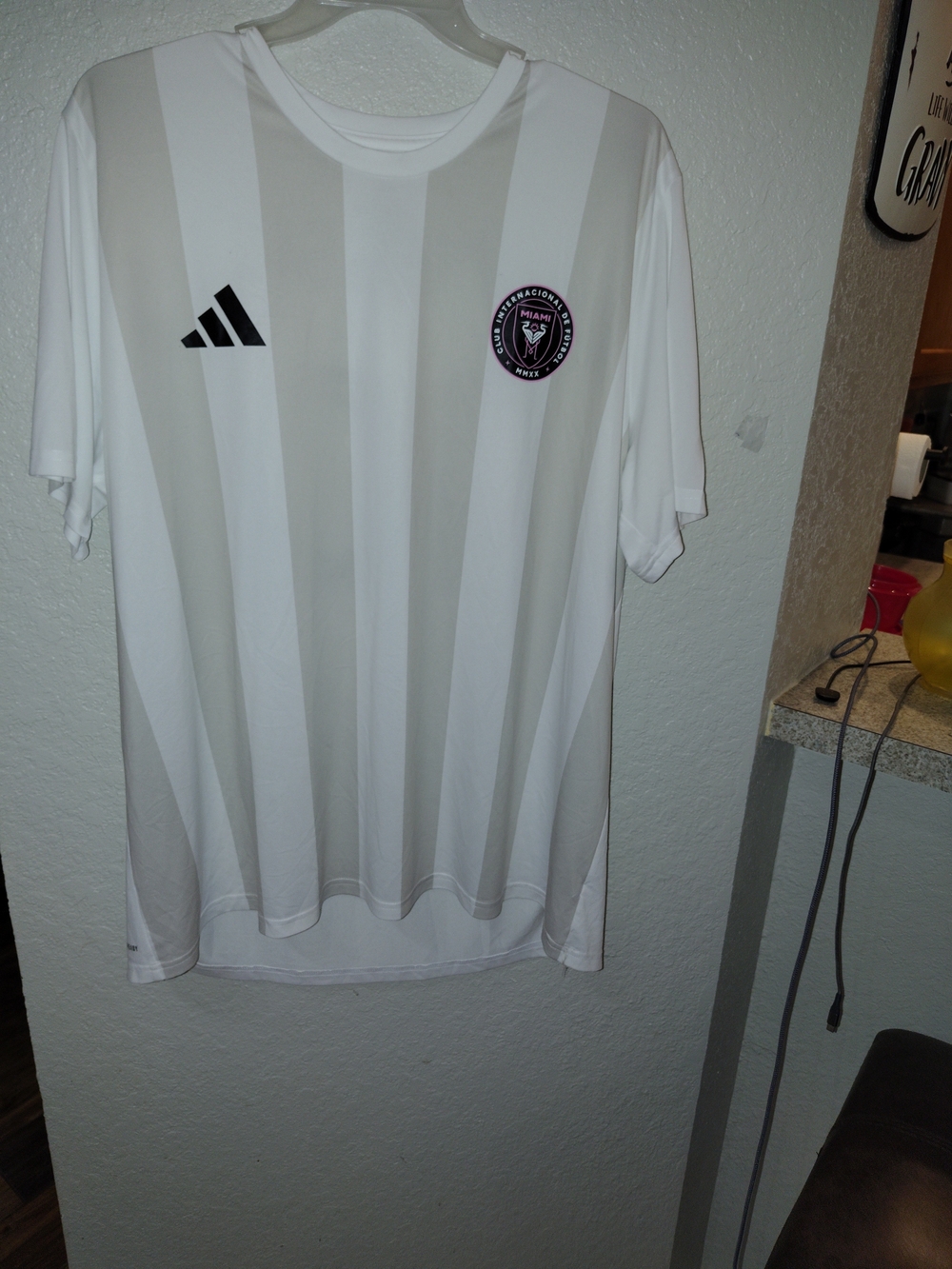 Adidas Inter Miami CF Messi Away Fan Jersey. Size 2X Gently Used L-113